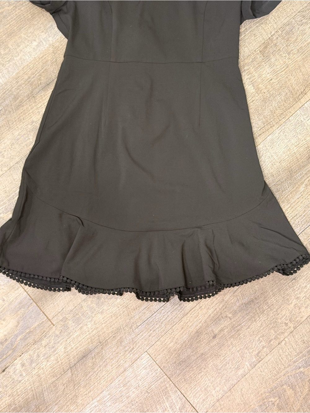 entro Black Short Sleeve Ruffle Hem Mini Dress - Picture 2 of 8